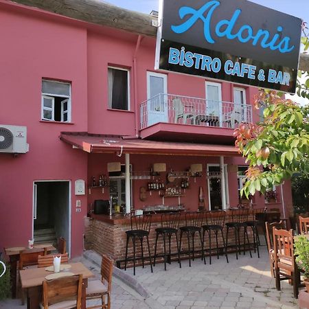نزل فتحيةفي Adonis Bistro Cafe Bar المظهر الخارجي الصورة